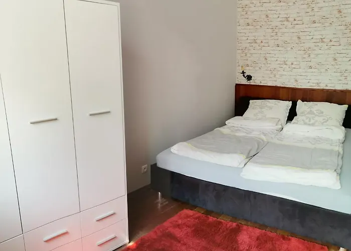 Apartament Z Ogrodkiem *